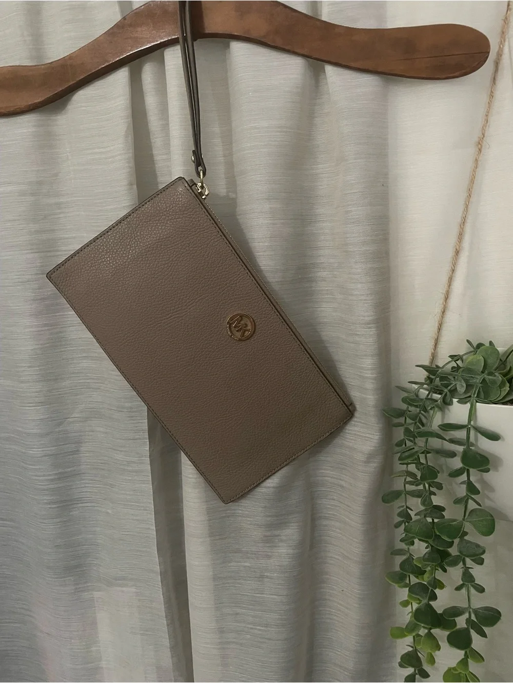 Michael Kors large pebbled Fulton clutch